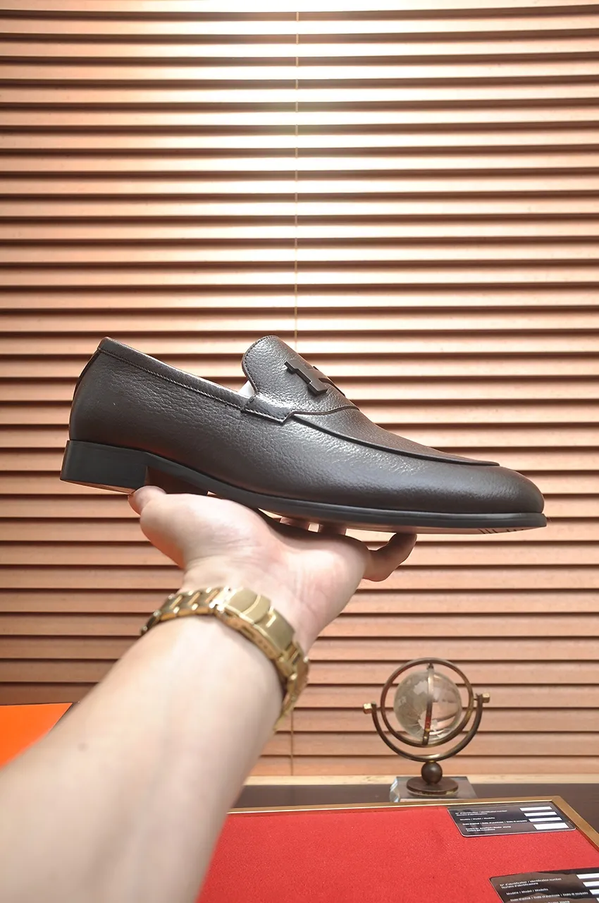 Men's shoes 💰500💶[HERMES] (cowhide lining)🍀Italian top luxury🍀He does not pursue novel styles and gorgeous colors, but attracts the favor of successful men with his flawless, elegant and classic style! This very, very comfortable, simple and stable style makes it easy to match any style! The pattern is absolutely 1:1 refined from the original case, and we strive for excellence in materials, imported cowhide + cowhide lining💪💪💪extraordinary texture👍! .Black brown code number: 38 to 45 (45 customized)